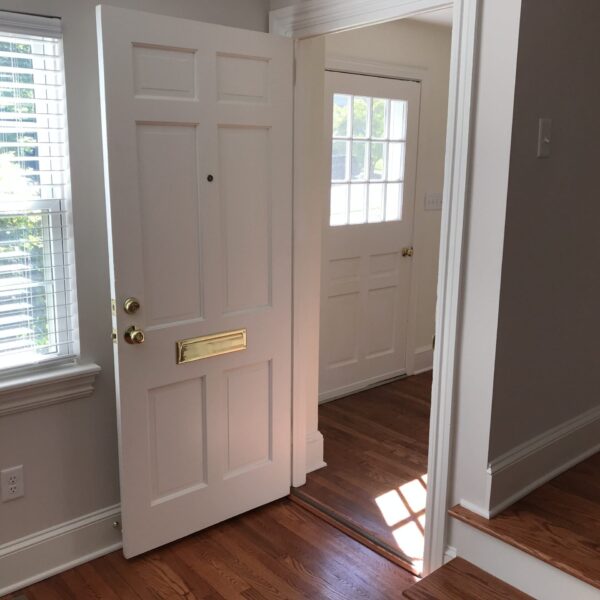 Theis-Properties_357-B-Mills-Avenue_16_Living-Room